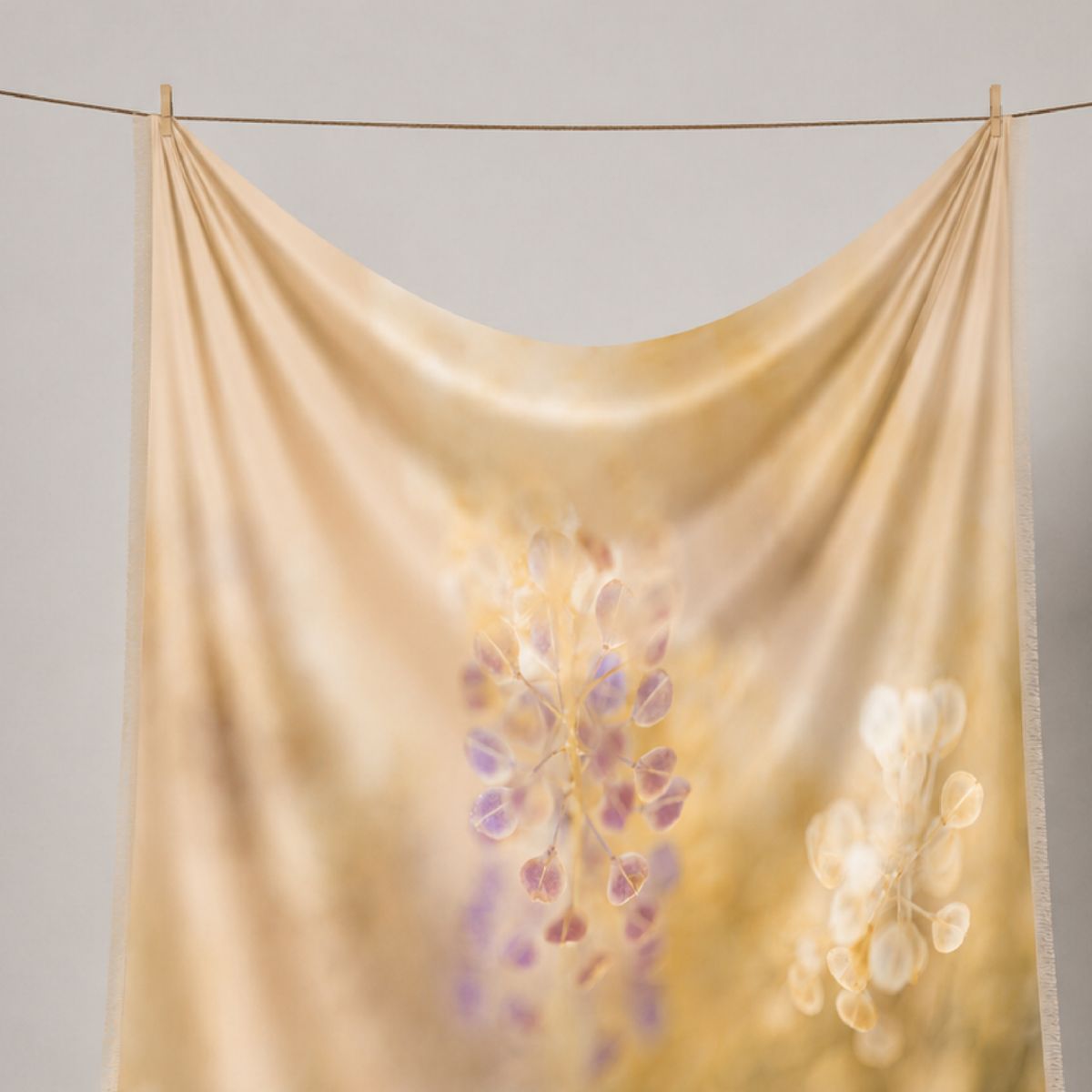 foulard-beige-dorato-look-versatile