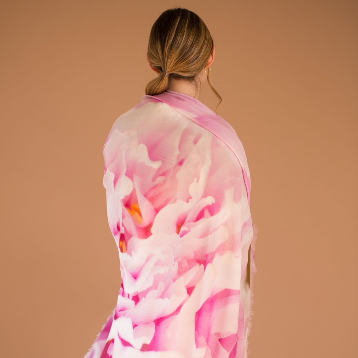 foulard-fiori-look-estate-donna