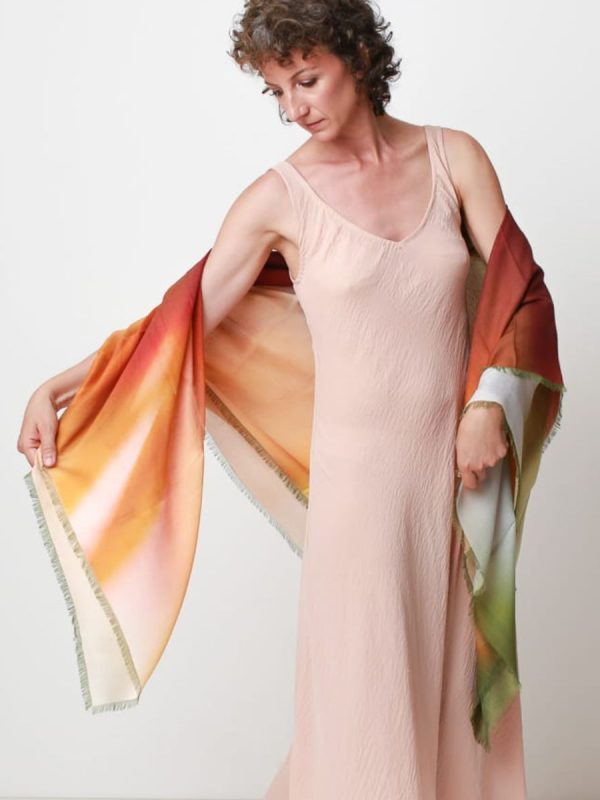 Come abbinare una stola a un look elegante