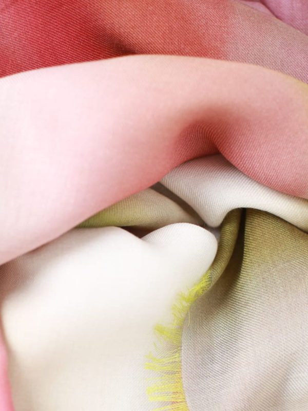 Seta organza vs seta twill: differenze per foulard
