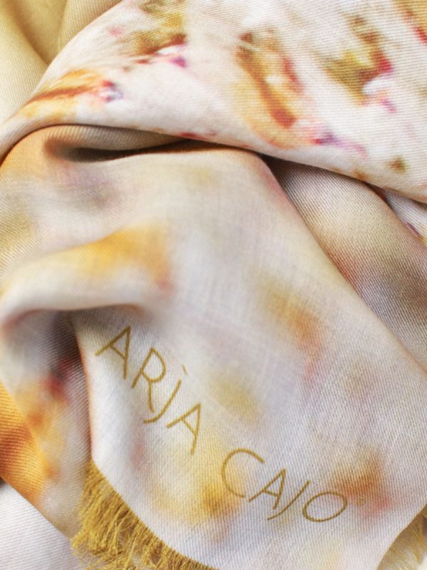 foulard-floreale-opera-da-indossare