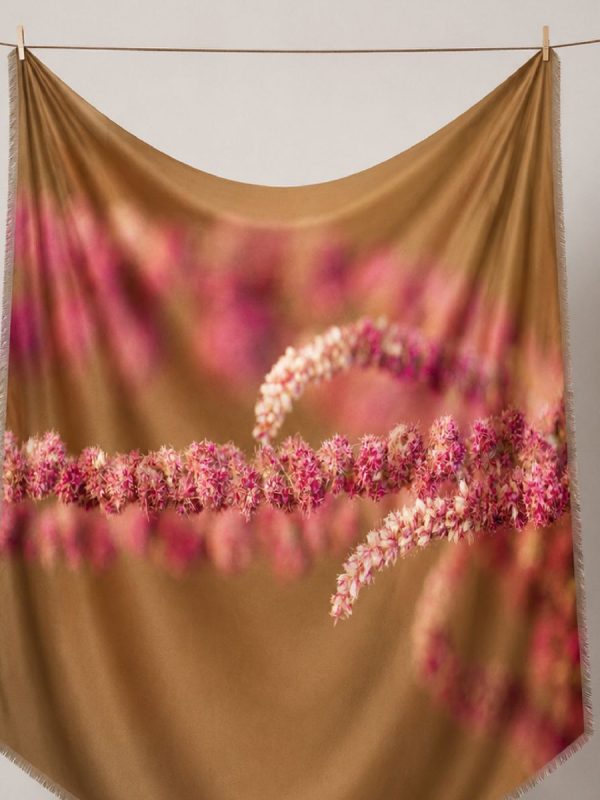 foulard-rosso-fantasia-floreale-inverno
