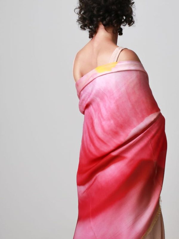idee-regalo-amica-cara-stole-floreali-arja-cajo