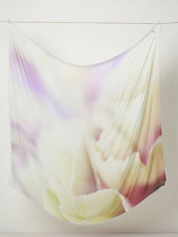 idee-regalo-matrimonio-stole-floreali-arja-cajo
