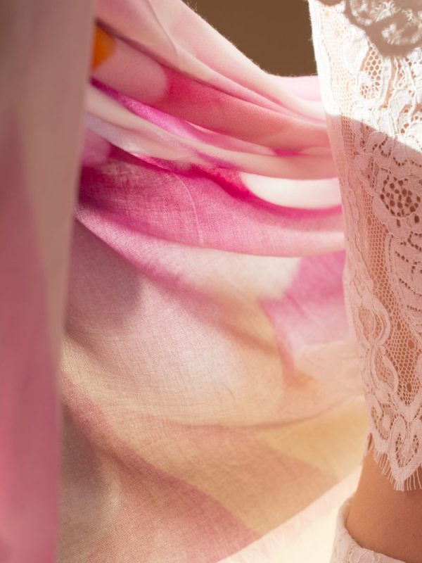 stola-fiori-accessori-metallo-look
