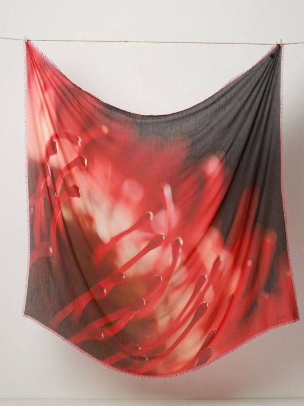 stola-floreale-colori-intensi-regalo